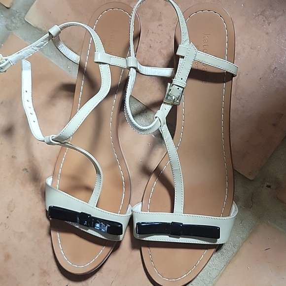 kate spade Shoes - Kate Spade Size 8.5 Cream‎ Wedge Sandals with Black Bow & Back Strap